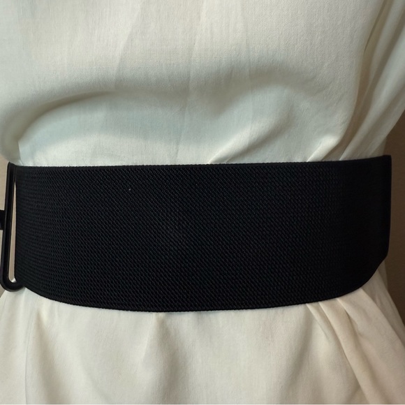 Black PU leather elastic waistband belt belt with gold tone buckle - Picture 4 of 9